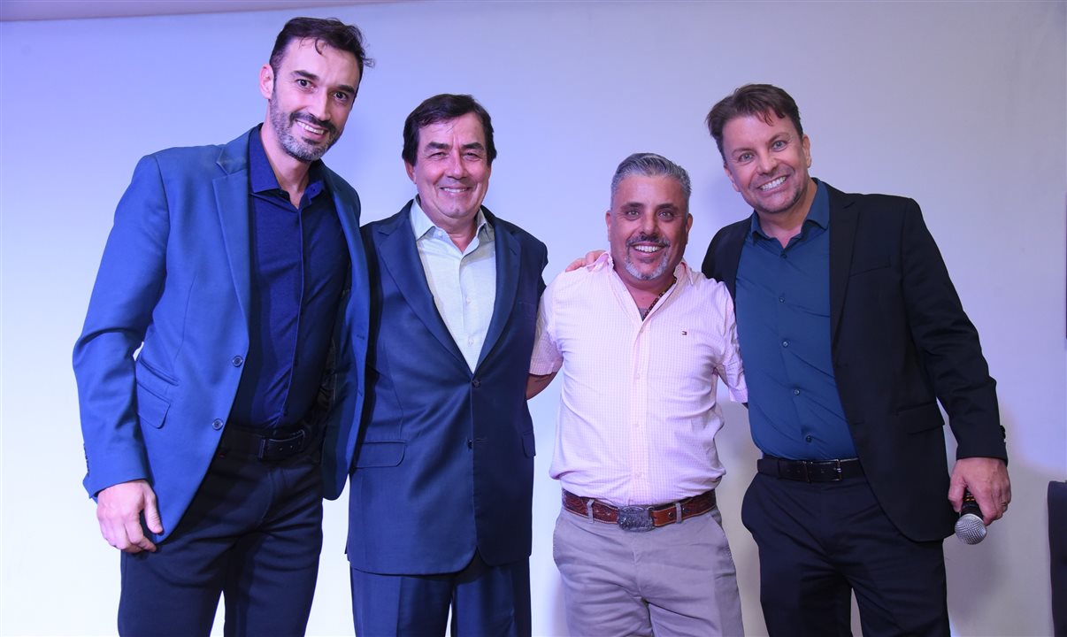 Rafael Monteiro, Ivo Lins, Jorge Khouri e André Khouri, diretores da CNT