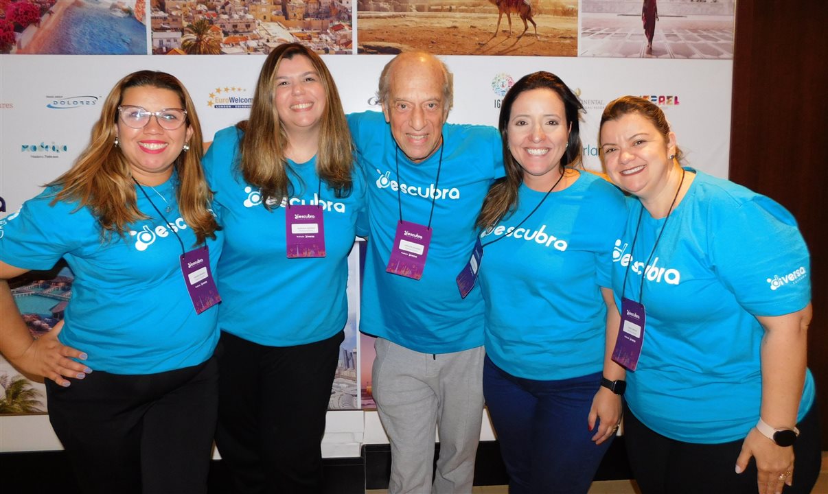 O CEO do Grupo Arbo, Arnaldo Franken, junto ao time da Diversa Turismo: Samara Miranda. Mariana Azevedo, Adriana Fredericce e Tânia Sanches