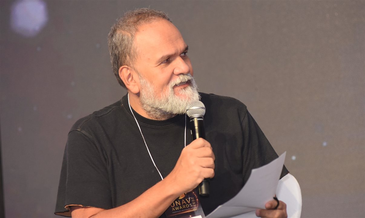 Artur Andrade, editor-chefe da PANROTAS, mediou o painel