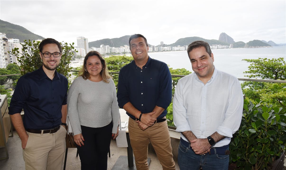 Luiz Sena Filho, da Livelo, Maria Carolina Schindler, da Accor, Vitor Righi, da Livelo, e Flavio Gordiano, da Accor