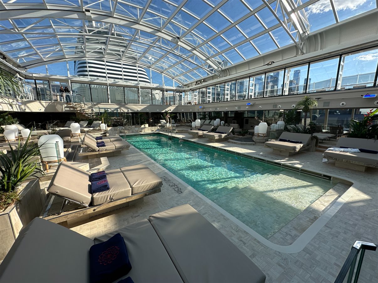 Conservatory Pool, a principal piscina do Explora I