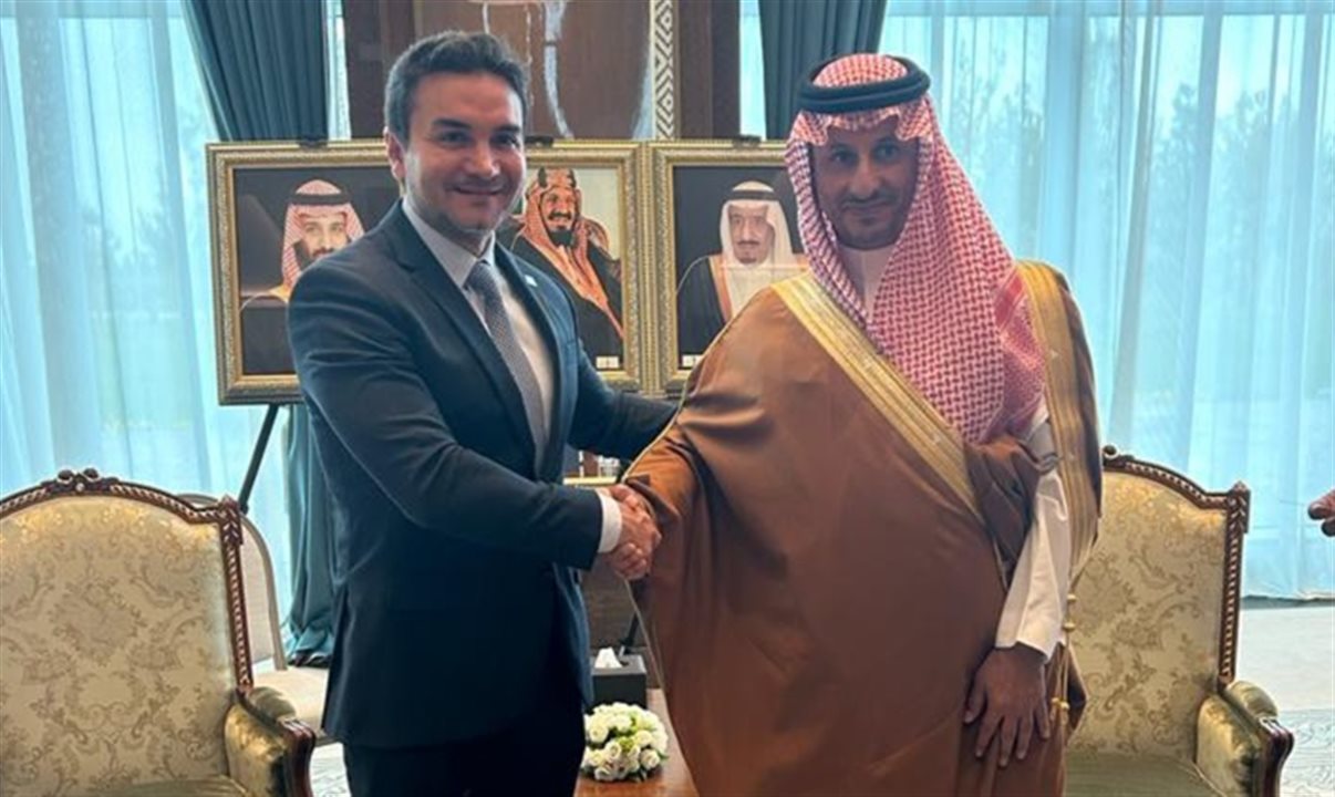 Celso Sabino e Ahmed Al-Khateeb, ministro do Turismo da Arábia Saudita