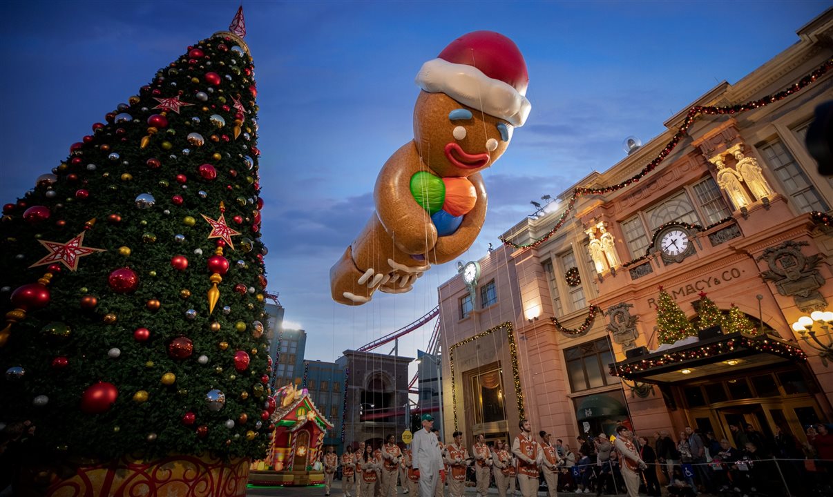 Universal's Holiday Parade Macy's