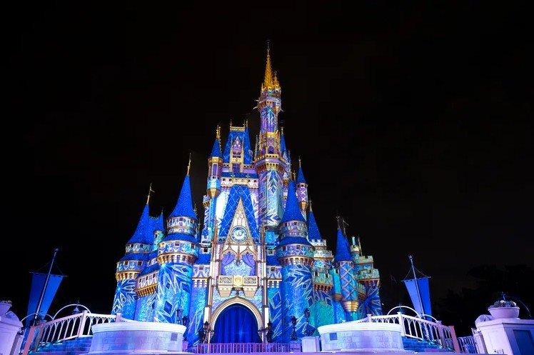 Frozen Holiday Surprise transformará Castelo da Cinderella em Castelo de Arendelle