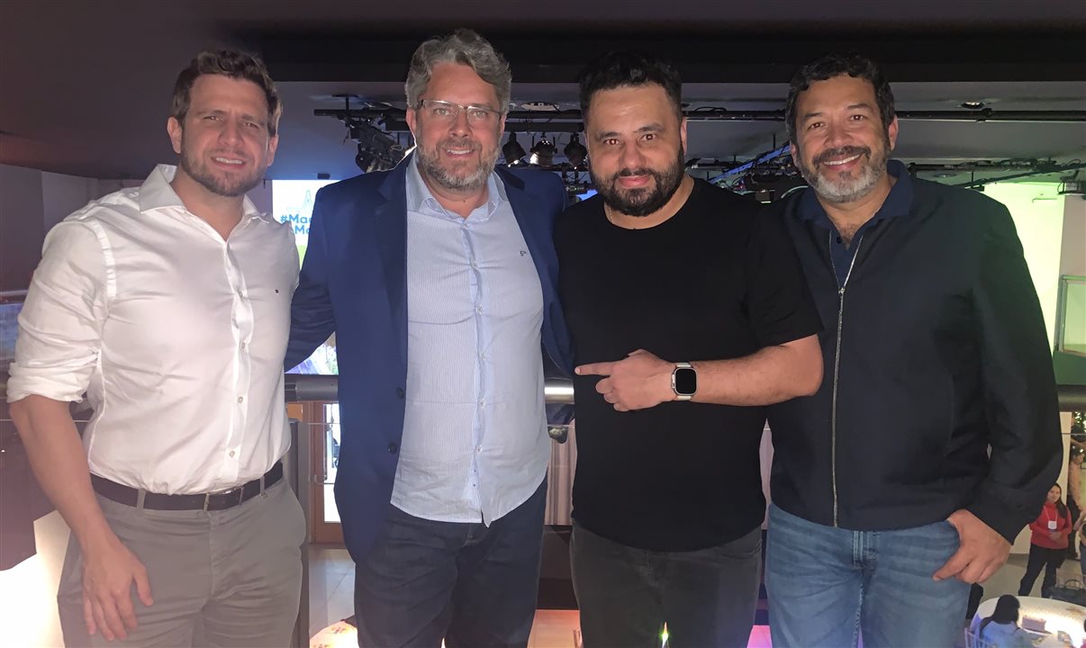 Alfredo Tenório, da Semtur Maceió, entre Eduardo Vansan, Daniel Firmino e Jorge Souza, da Orinter