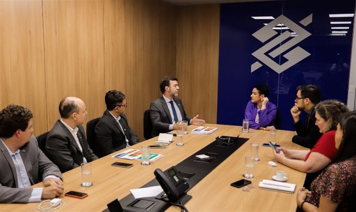 Marcelo Freixo, participou de reunião com a presidenta do Banco do Brasil, Tarciana Medeiros, para debateram sobre a parcerias em projetos estratégicos para 2024 e 2025