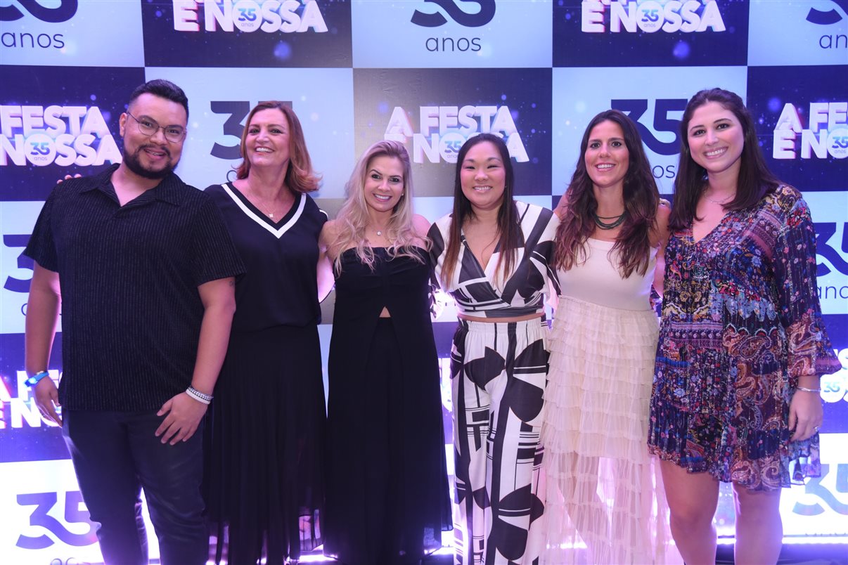 Diego Almeida, Ju Schwartzmann, Cibele Copola, Milena Ishibashi, Marina Schwartzmann e Olivia Pontin, da Costa Brava