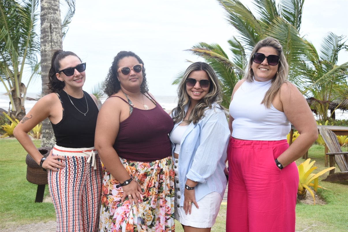 Lorrayne Duarte, Sabrina Ângelo, Ana Claudia Gonçalves e Tathiana Martins, da Azul Viagens