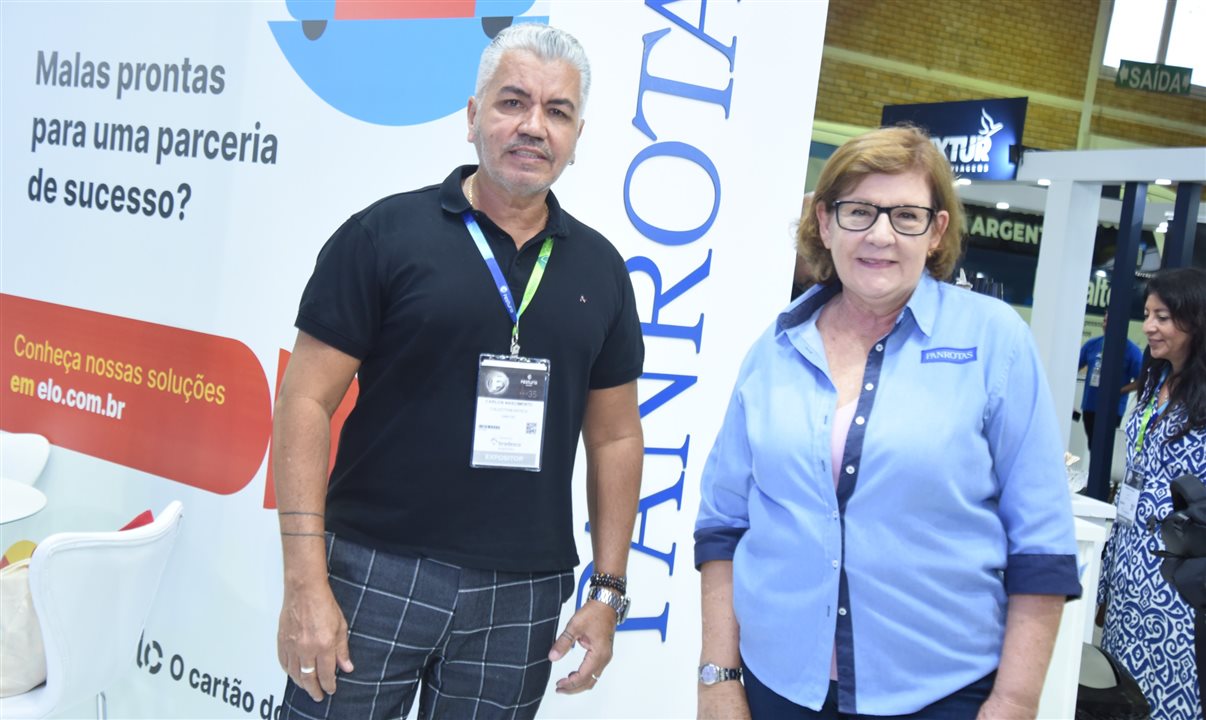 Carlos Nascimento, da Collection Hotels & Resorts, e Heloisa Prass, da PANROTAS, no Festuris 2023