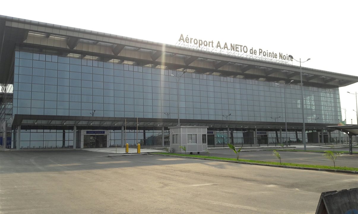 Novo Aeroporto Internacional Dr. Antonio Agostinho Neto (AIAAN) está localizado a 40 km de Luanda