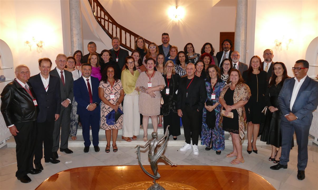 Profissionais do Turismo liderados pela Flot Viagens durante coquetel realizado na Embaixada Brasileira em Túnis, na Tunísia