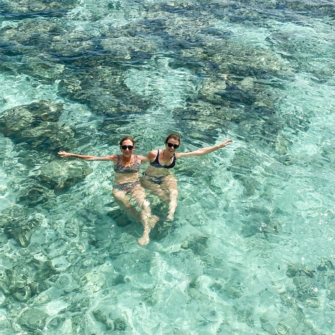 Meg Raimondo e Rafaela Marchett em Maldivas