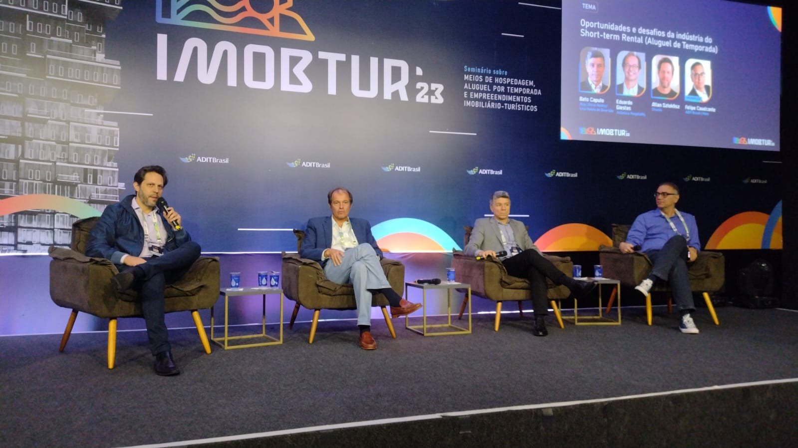 Allan Sztokfisz, da Charlie, Eduardo Giestas, da Atlantica Hospitallity e Beto Caputo, da Átrio e Livá, discutiram o futuro do mercado de short-term rental no Brasil