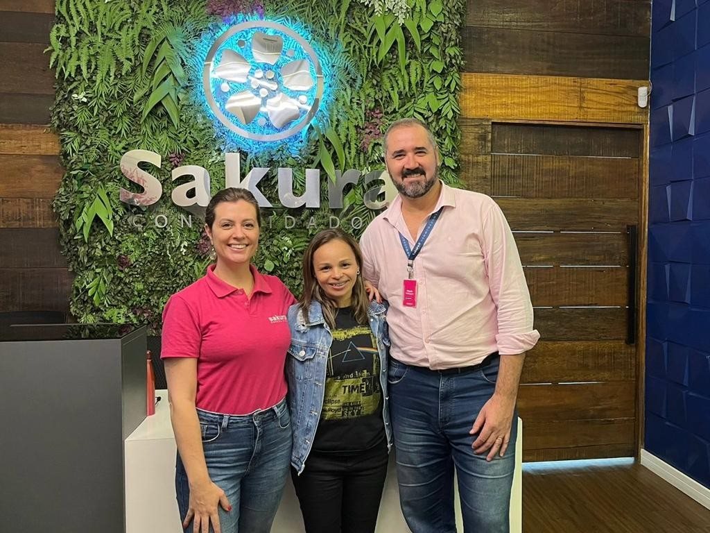Aretha Goulart, Juliana Paz e Paulo Faloppa, do time de Operações da Sakura Consolidadora