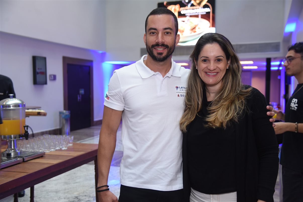 Rafael Diogo e Camila Belinelli, da Latam