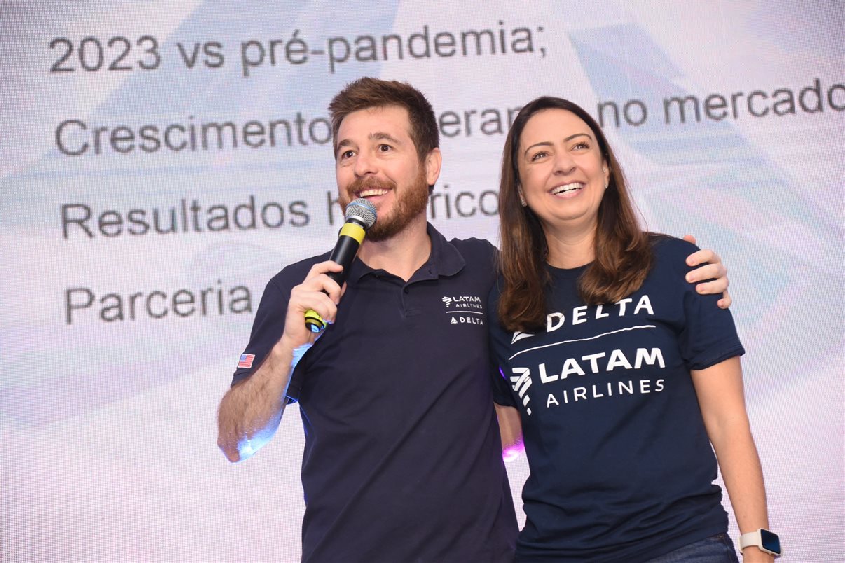 Danillo Barbizan, da Delta, e Aline Mafra, da Latam