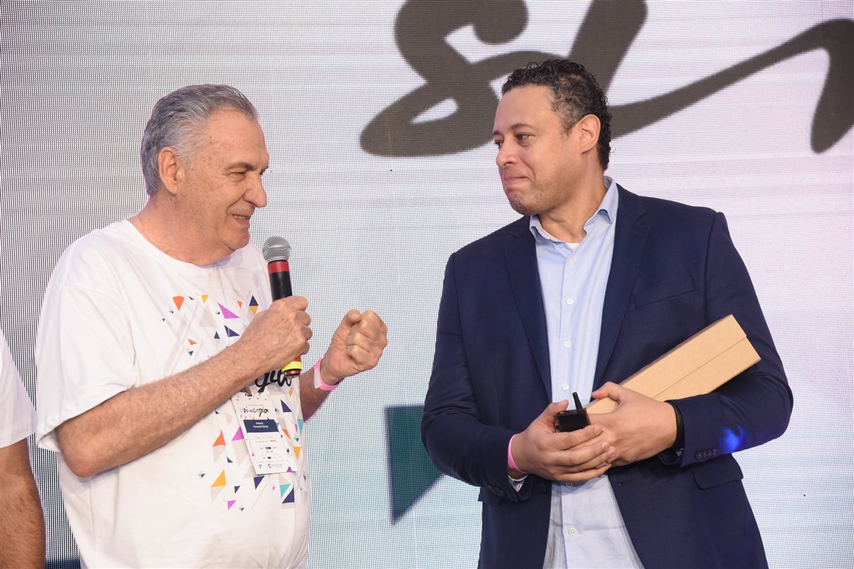 Fernando Slomp, da AVIPAM, e Ralph Neri, da Rcom Eventos