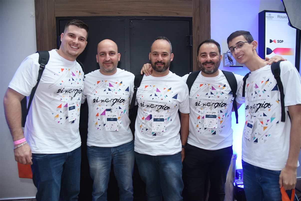 Henrique Reis, Guilherme Colasso, Willian Sobrinho, Marcelo Celeste e Matheus Polato, da AVIPAM