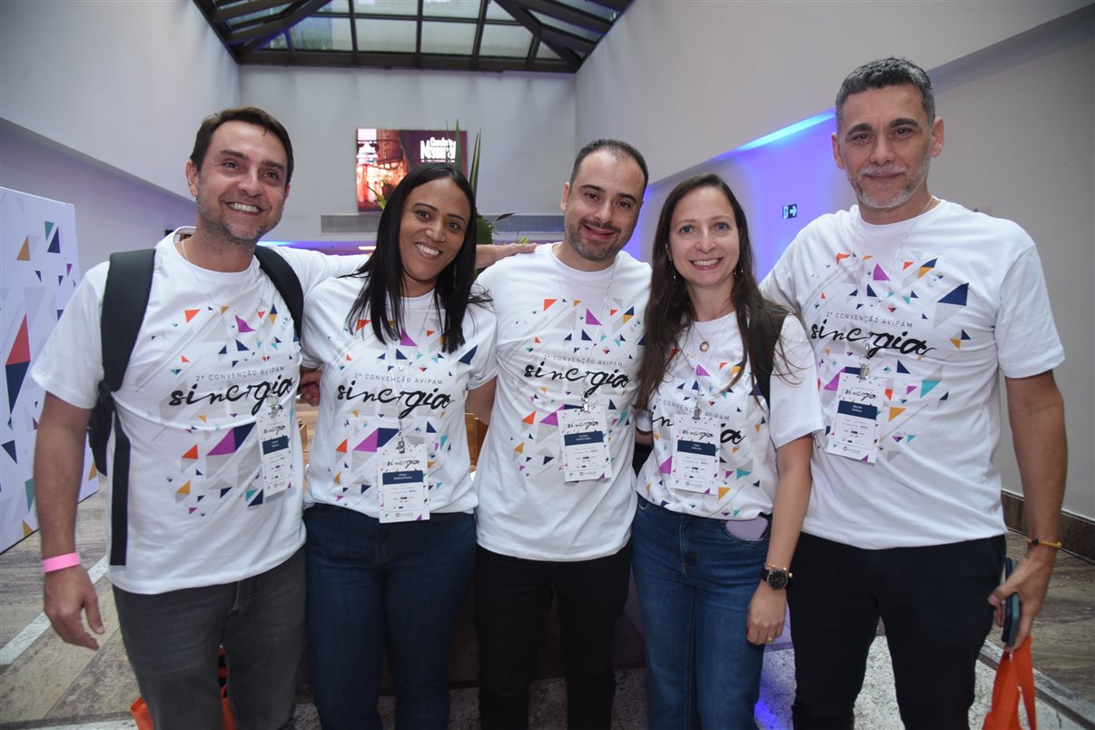 Antonio Marques, Arlene Paixão, Luciano Lopes, Lilian Tedeschi e Marcelo Barbosa, da AVIPAM
