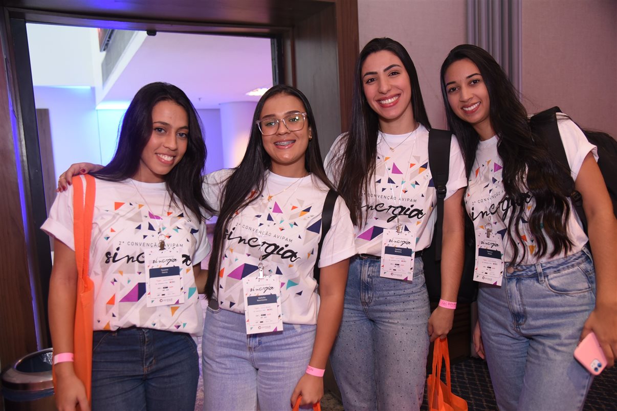 As colaboradoras AVIPAM Tauanne Garcia, Nathalia Nascimento, Carolina Menezes e Vanessa Roque