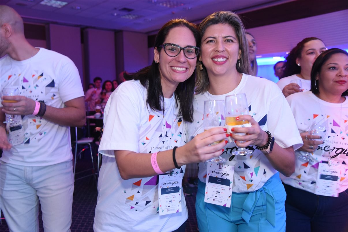 Gabriela Cardoso e Julia Santos