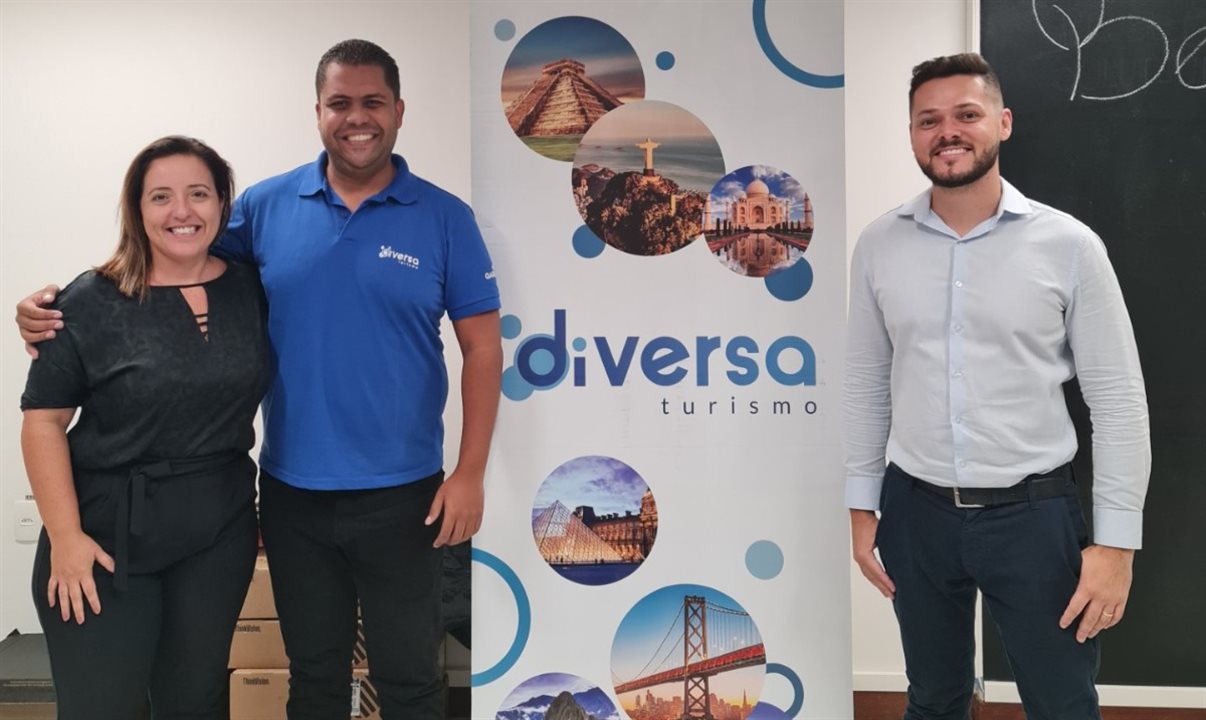 Adriana Fredericce, Sanderson Oliveira e Ricardo Andrade, da Diversa, na sede<br/>da operadora em Belo Horizonte