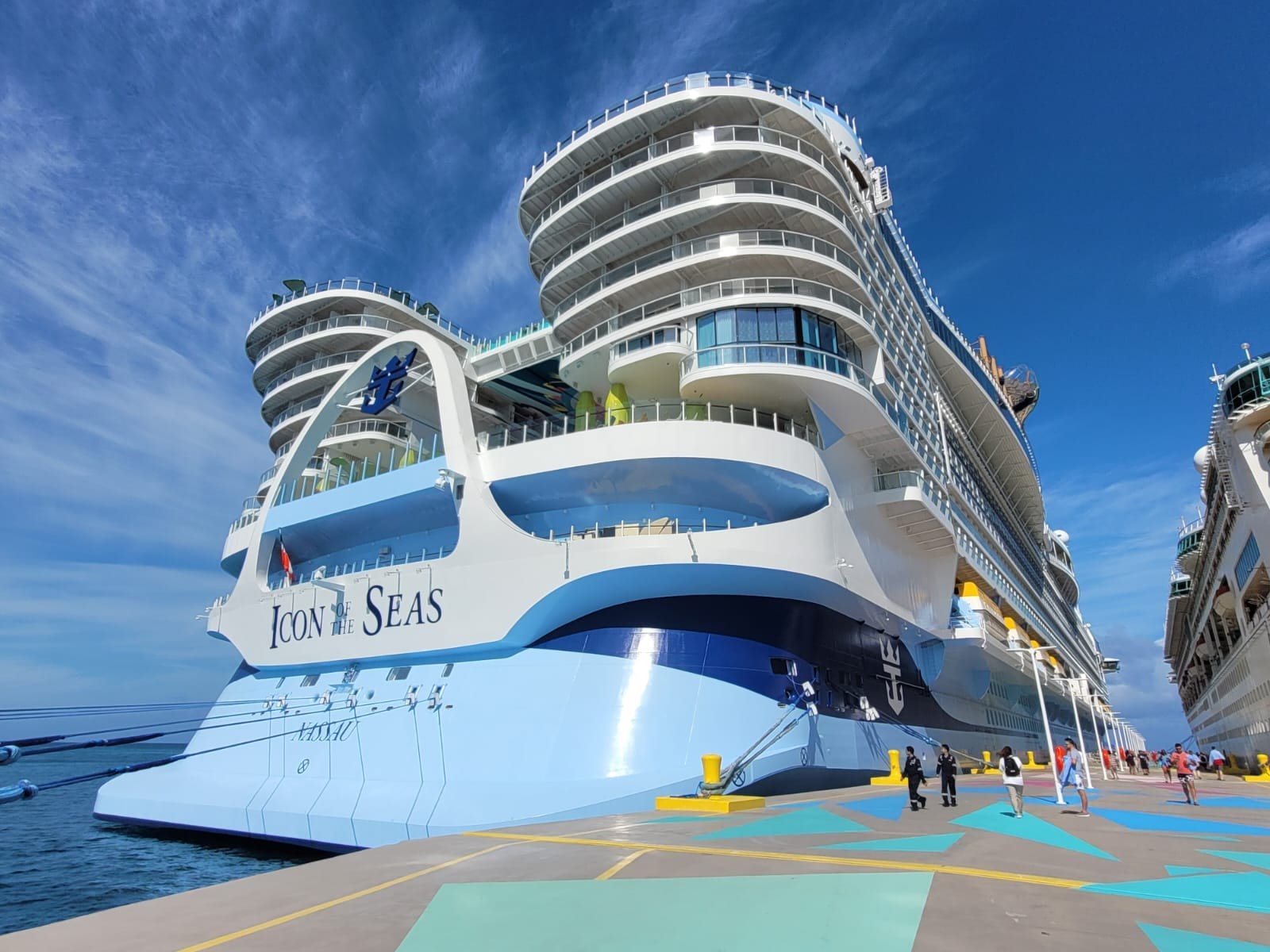 Icon of The Seas conta com 20 deques e mais de 40 bares e restaurantes