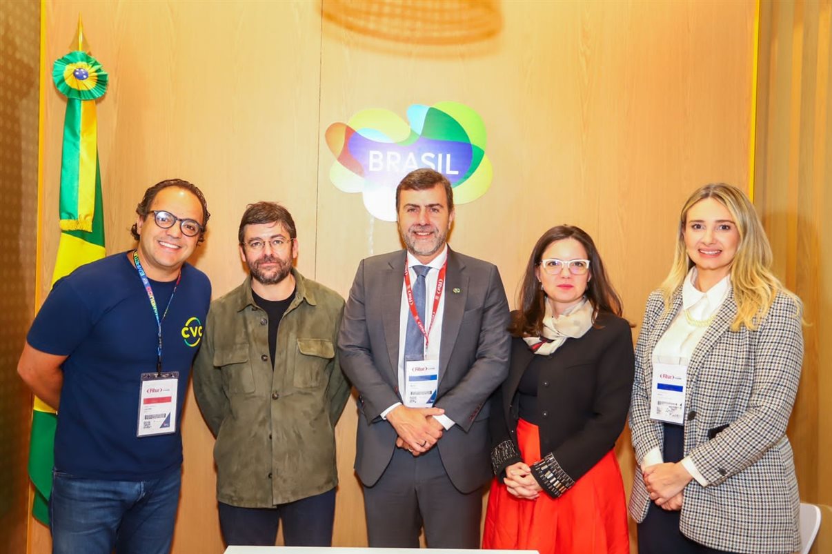 Fábio Godinho e Gustavo Paulus, da CVC Corp, fizeram reunião com Marcelo Freixo, Jaqueline Gil e Carolina Stolf, da Embratur