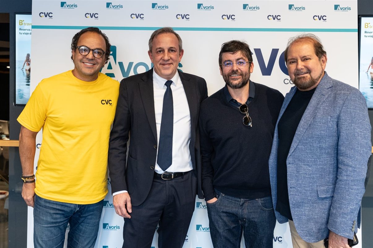 Fabio Godinho, Juan Carlos Gonzalez, Gustavo Paulus e Guilherme Paulus, na Fitur, onde CVC Corp e Ávoris assinaram acordo estratégico