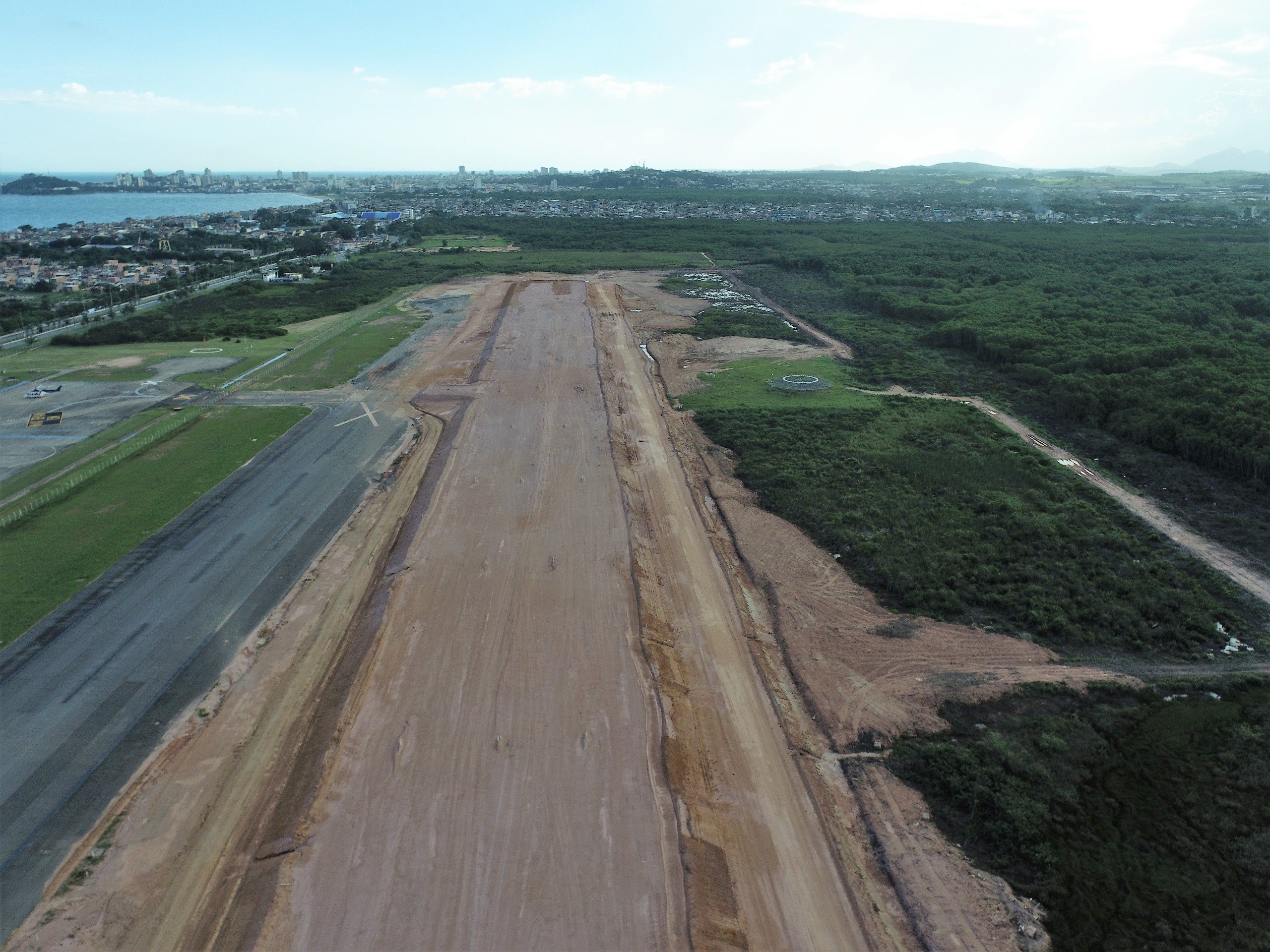 Obras do Aeroporto de Macaé deverão ser entregues em 2025, permitindo que o aeroporto receba aeronaves maiores