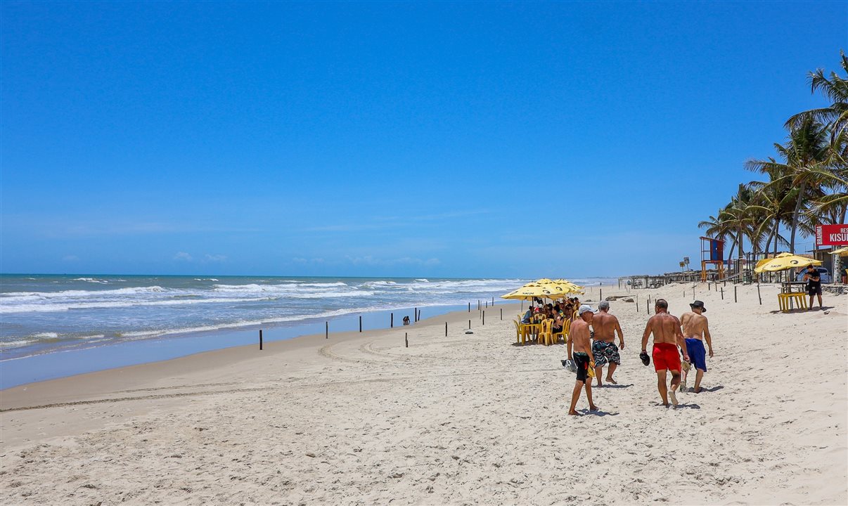 A Praia do Abaís, em Estância, é uma das belas do país, destino certo de muitos turistas