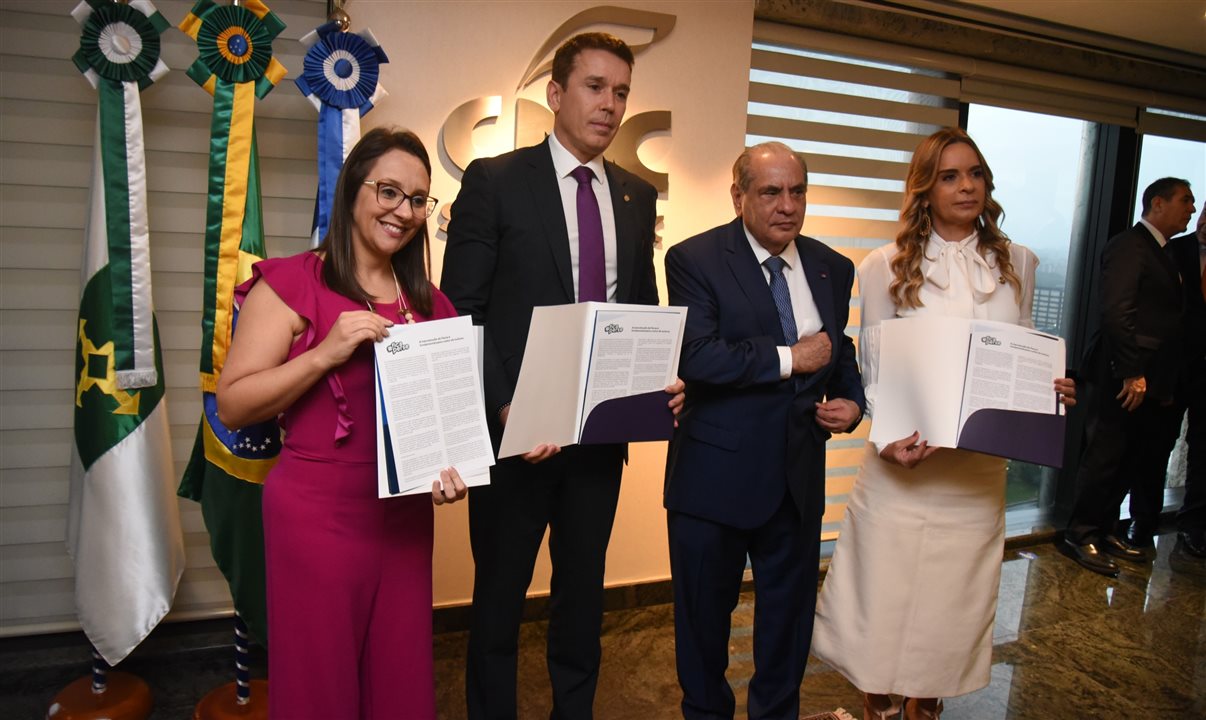 Os deputados Renata Abreu e Felipe Carreras, assim como a senadora Daniella Ribeiro, receberam do presidente da CNC, José Roberto Tadros, o manifesto pela manutenção do PERSE