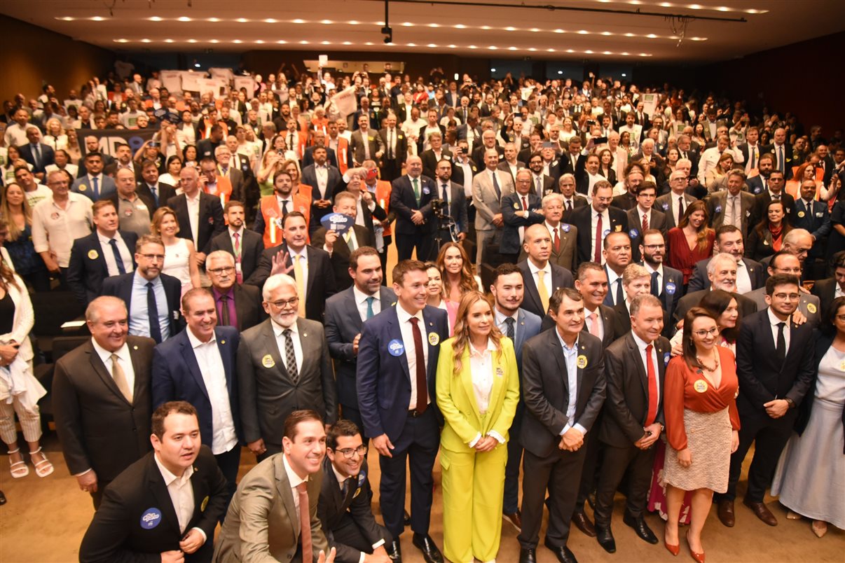 Ato em favor do PERSE reuniu mais de 300 empresários dos setores de Turismo e eventos, além de parlamentares de diferentes partidos