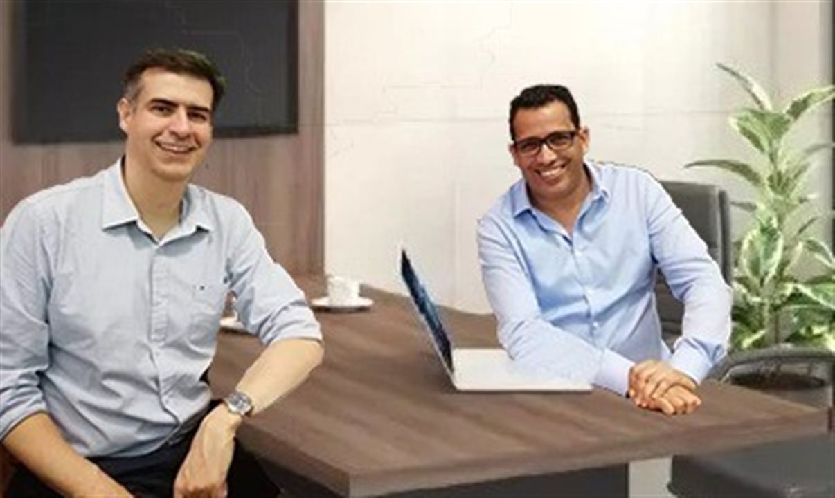 Rodrigo Tobias, diretor da Guidder, e Slim Fsili, diretor geral da Gold Experiences