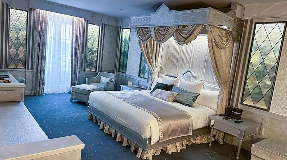 Veja fotos do quarto temático de Frozen em Paris
