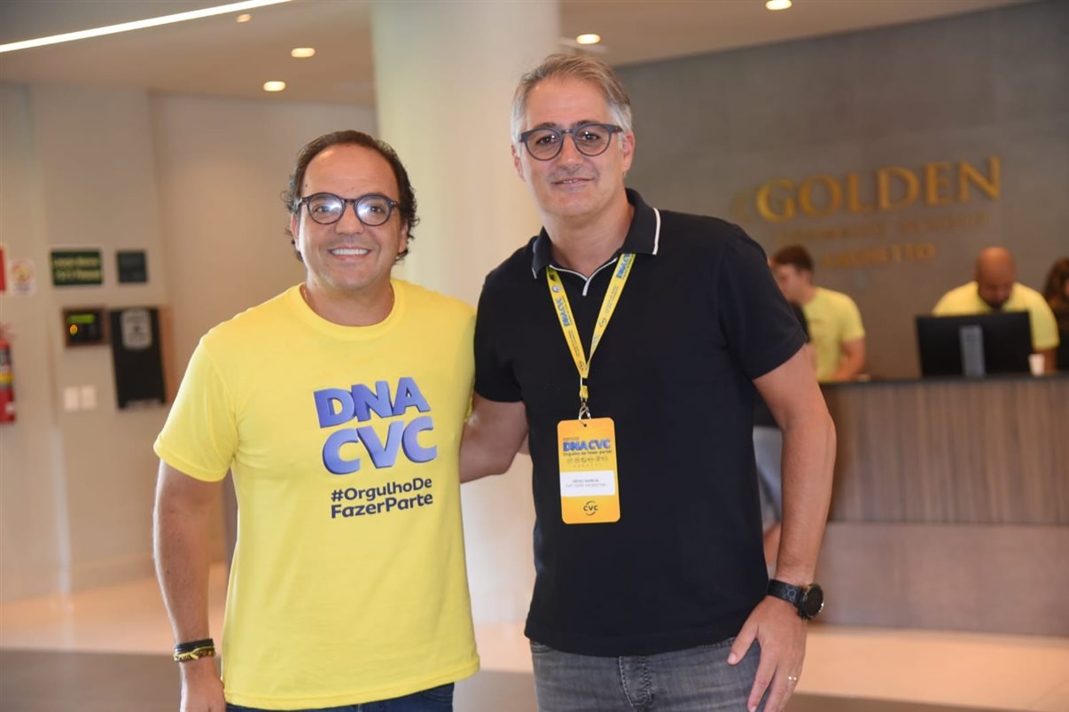 Fábio Godinho, CEO da CVC Corp, com Diego García, diretor da empresa na Argentina, estão em Gramado para a Convenção de Vendas CVC 2024