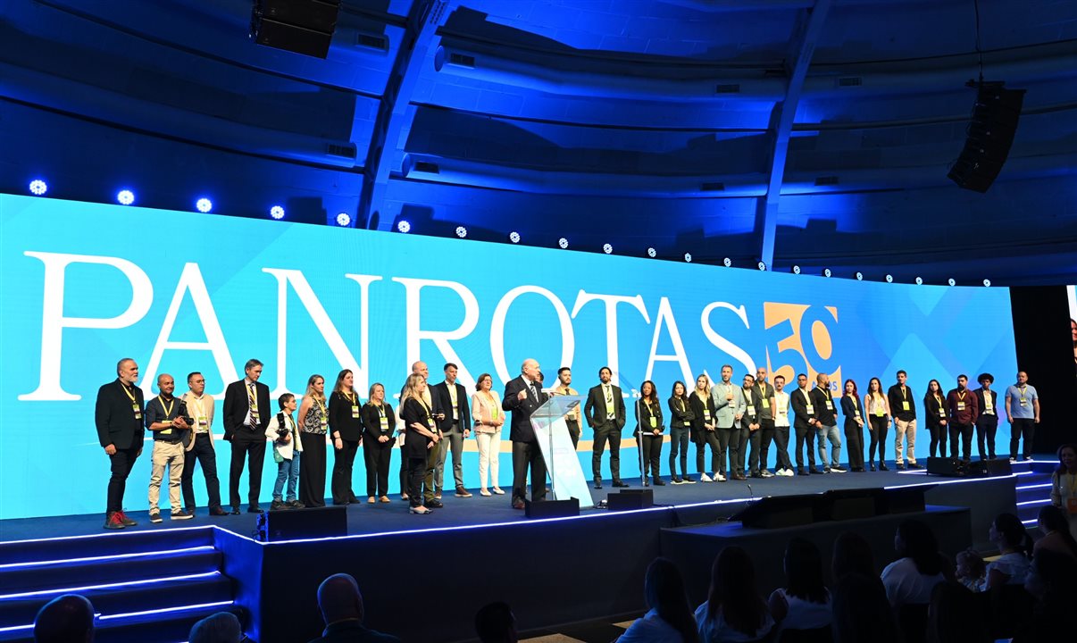 Toda a equipe PANROTAS subiu ao palco nesta edição de Fórum PANROTAS