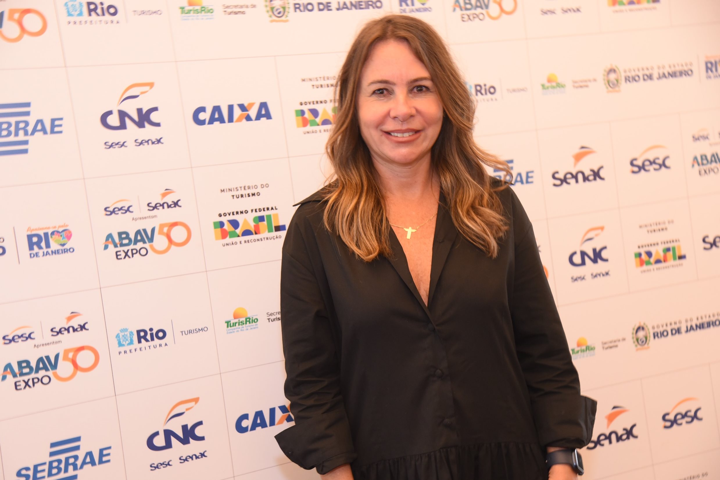 Daniela Maia, secretária Municipal de Turismo do Rio de Janeiro, sobe o Anuário do Turismo Carioca: 