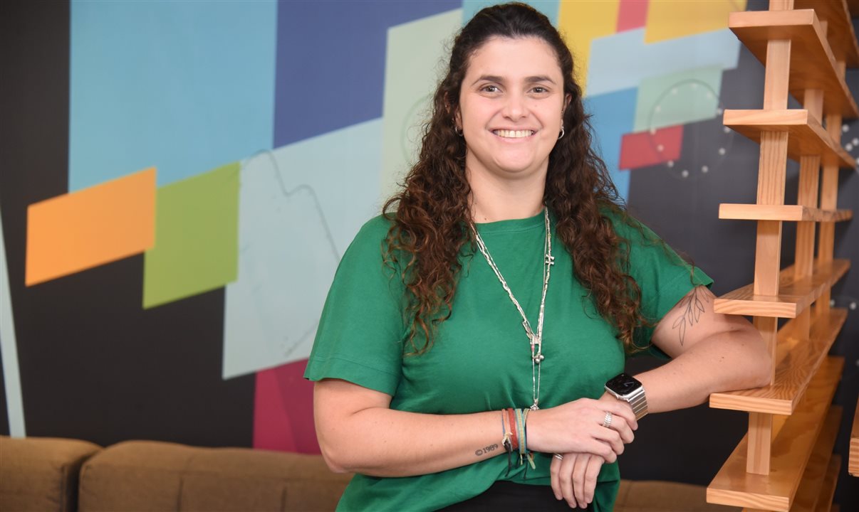 Giulliana Mesquita, da Azul Viagens, é uma das jovens líderes destacadas na Revista PANROTAS deste mês (a matéria com todos eles você vê ao fim desta notícia)