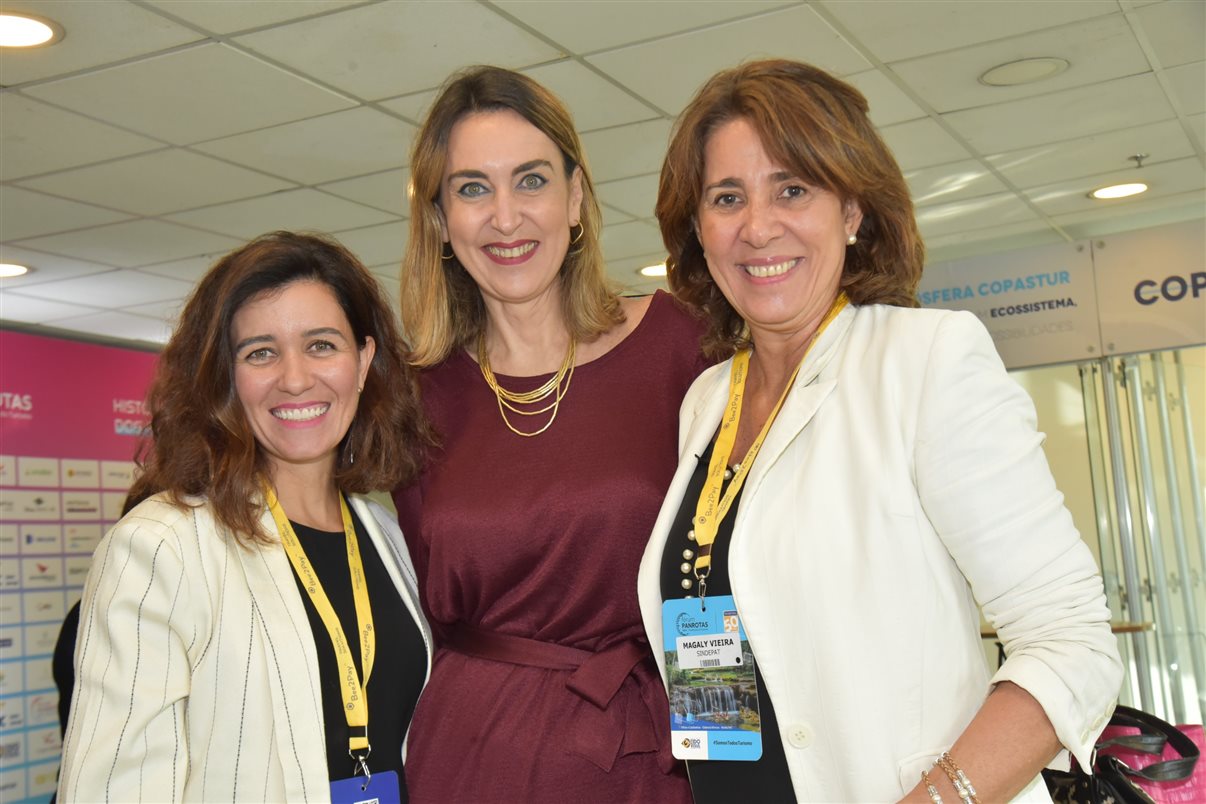Aline Bueno, da Argo Solutions, Luciane Leite, da Setur-SP, e Magali Vieira, do Sindepat