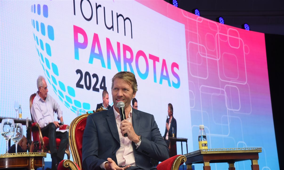 Jerome Cadier, CEO da Latam, durante participação no Fórum PANROTAS 2024