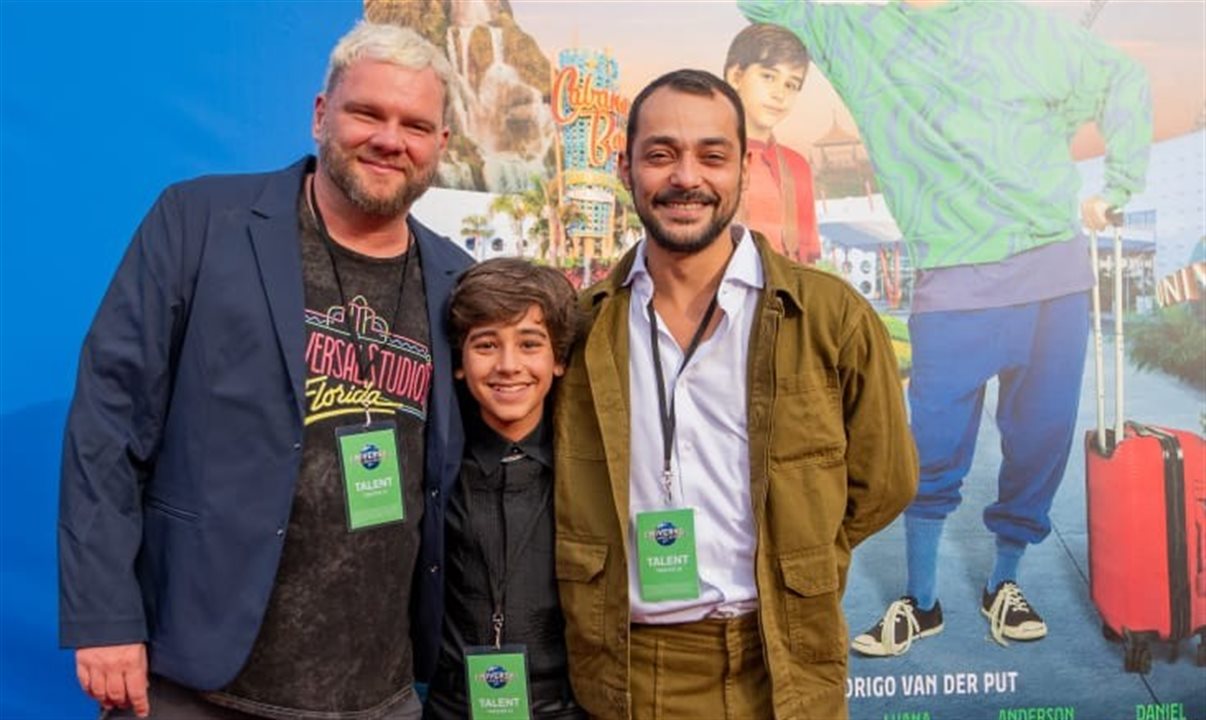 Rodrigo Van der Put, diretor do Dois é Demais Orlando, e Pedro Burgarelli e Eduardo Sterblitch, protagonistas do filme