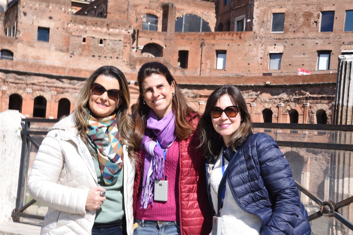 Jacqueline Ledo, da Visual Turismo, Maria Camilla Alcorta, da Carrani Tours, e Carla Marin, da ITA Airways