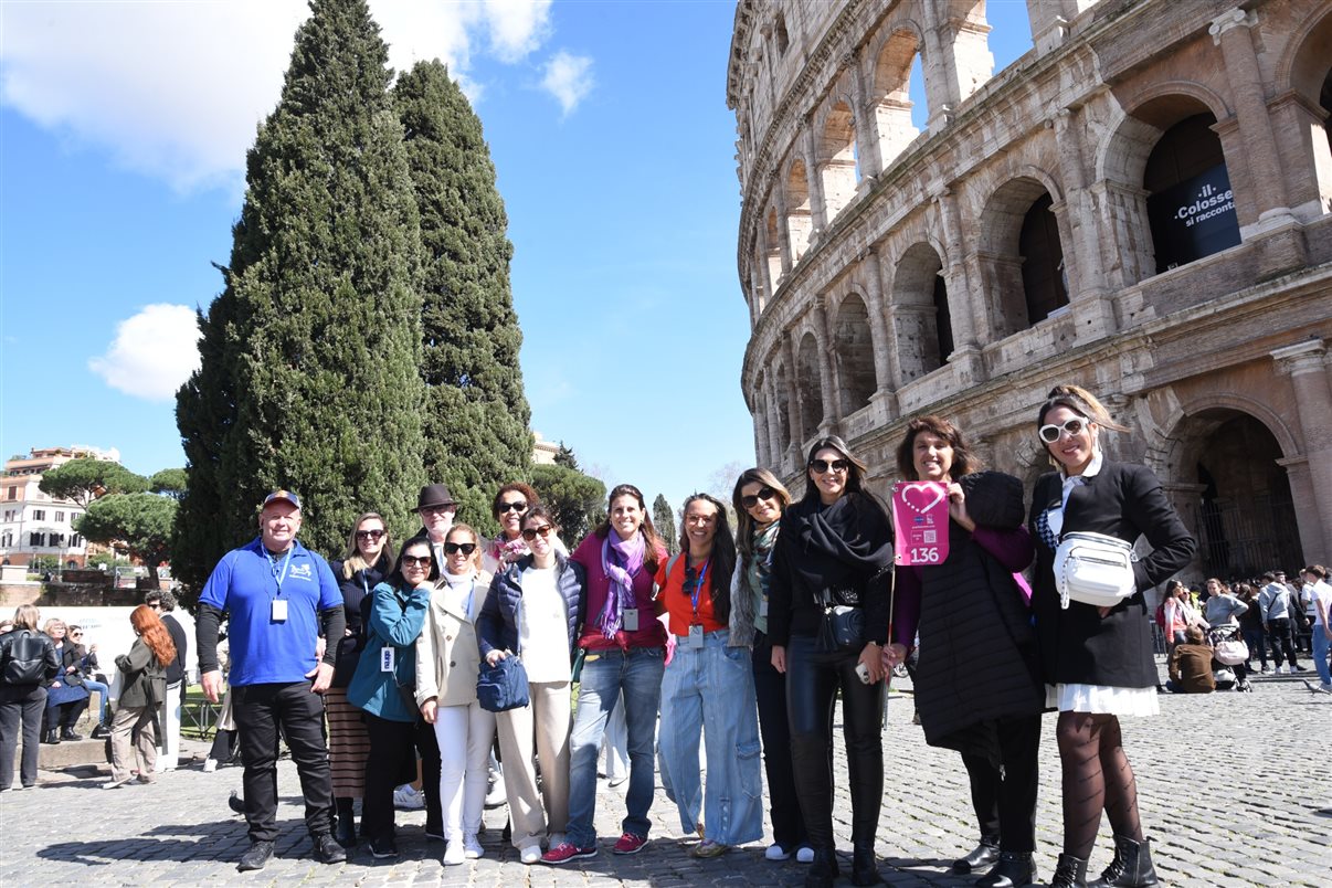 O Coliseu foi uma das construções históricas pelas quais o grupo de agentes passou hoje