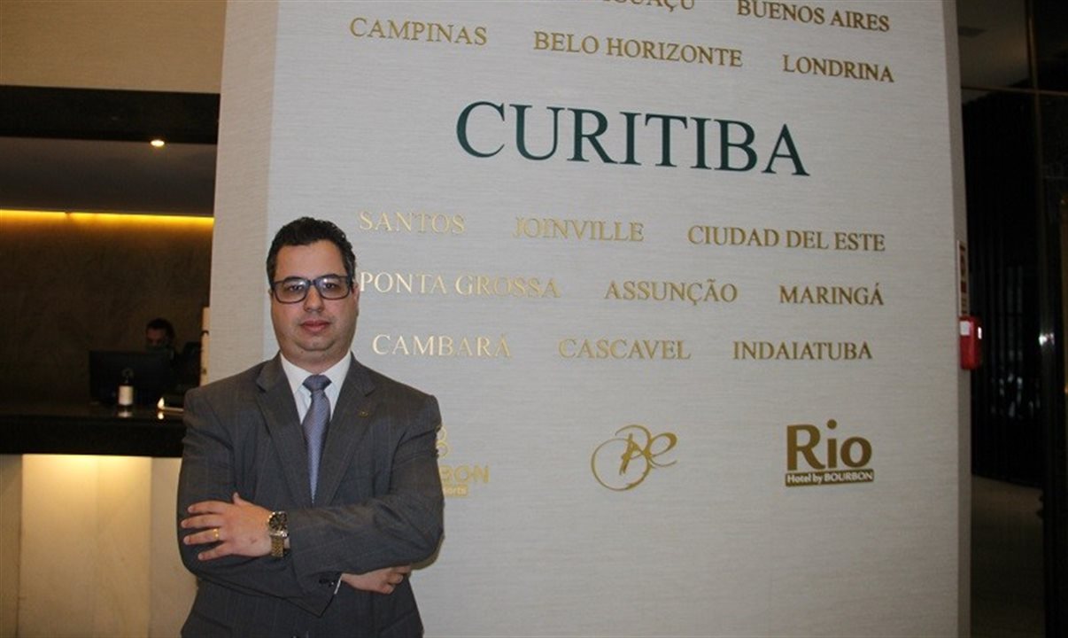 Henrique Pena, gerente geral do Bourbon Curitiba Hotel & Suítes