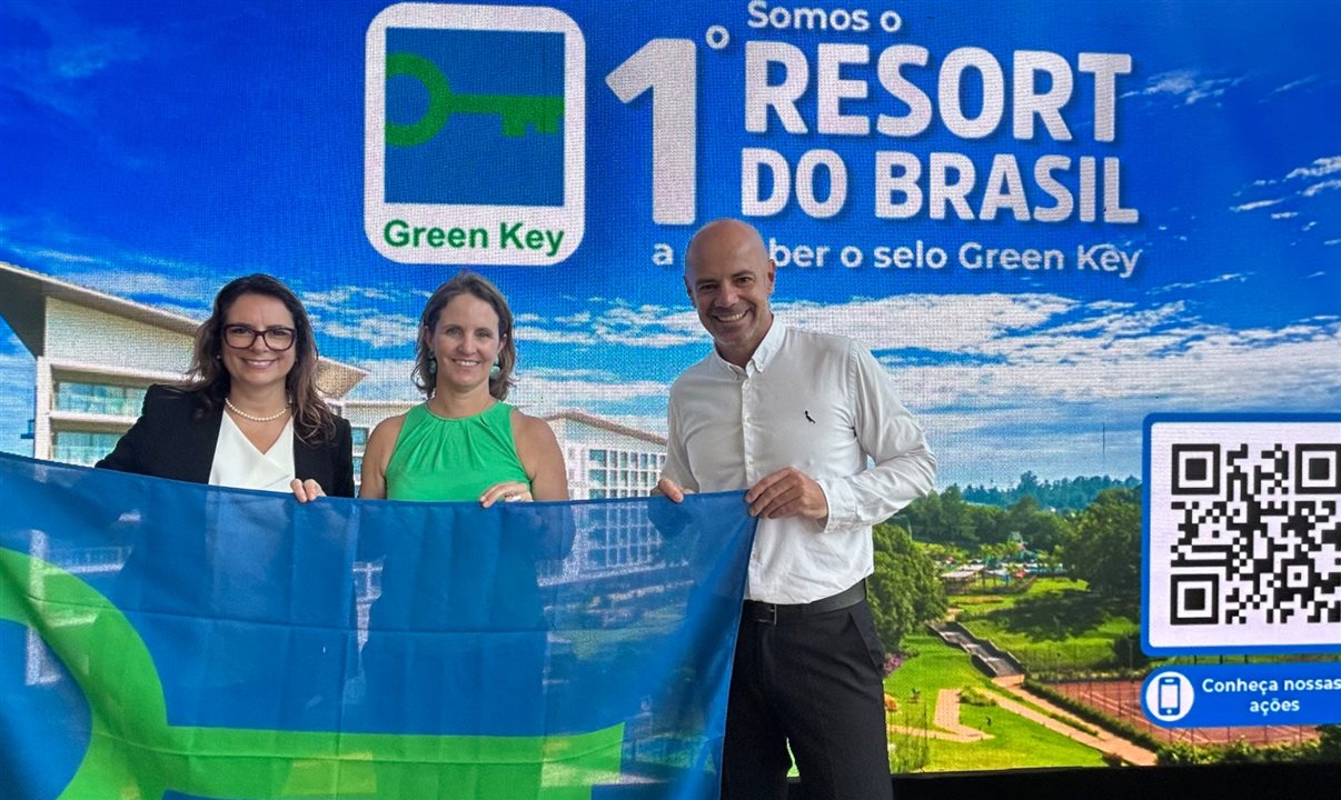 Antonietta Varlese, da Accor, Leana Bernardi, do Green Key, e Carlos Jacobina, do Novotel Itu