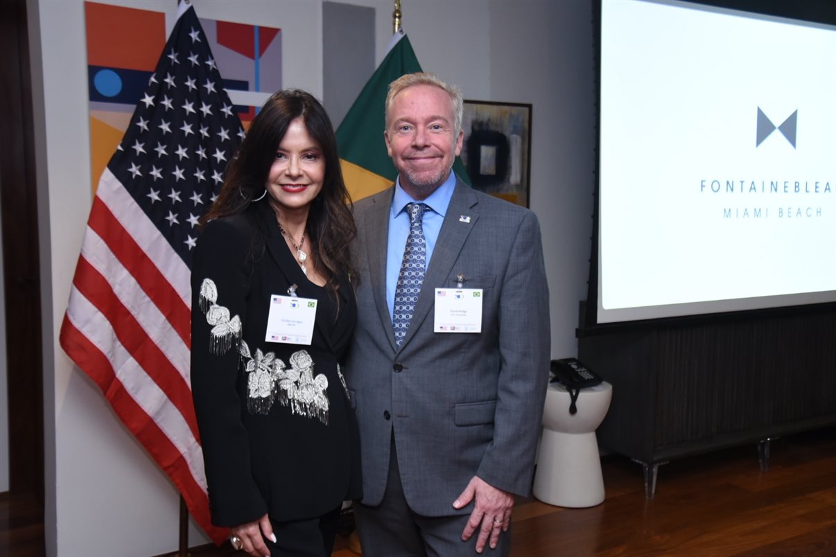 Carolyn Corrigan, do GMCVB, e David Hodge, cônsul-geral dos Estados Unidos em São Paulo