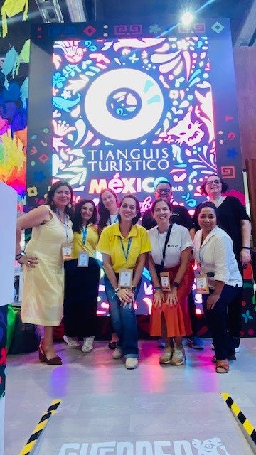 Grupo com Raquel Ozuna, da ATT Travel