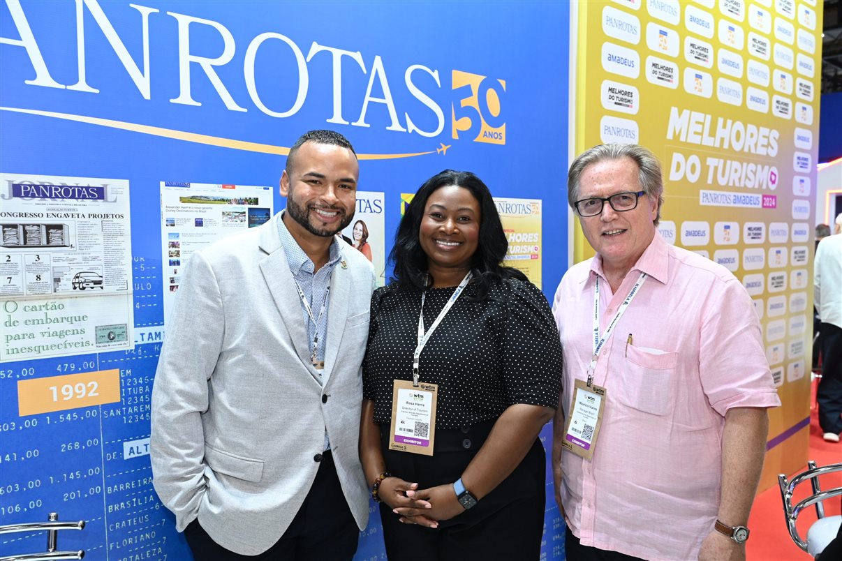 Gary Hendricks-Dominguez e Rosa Harris, do Turismo das Ilhas Cayman, e Mauricio Vianna, representante do destino no Brasil