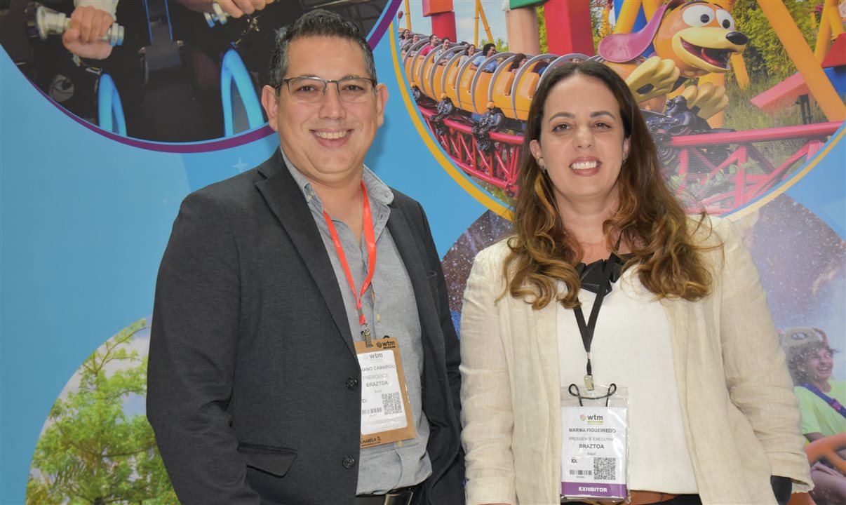 Fabiano Camargo e Marina Figueiredo, da Braztoa, na WTM Latin America